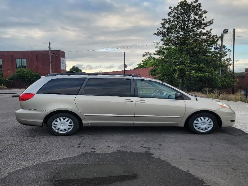 Toyota Sienna LE FWD 8-Passenger Seating 2008