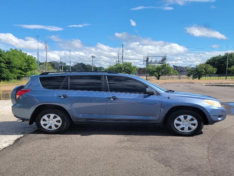 Toyota RAV4 Base I4 2WD 2006