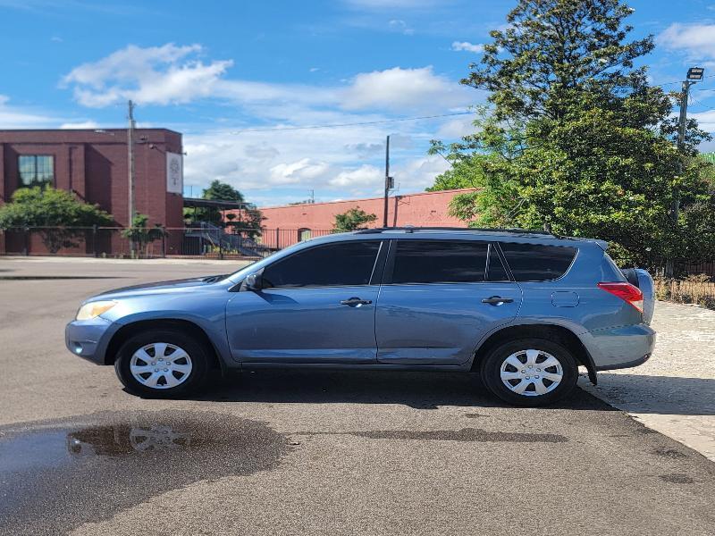 Toyota RAV4 Base I4 2WD 2006