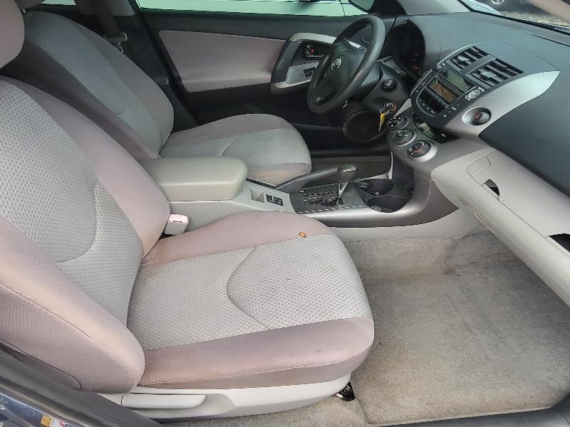 Toyota RAV4 Base I4 2WD 2006