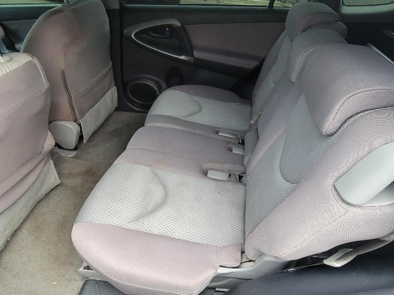 Toyota RAV4 Base I4 2WD 2006