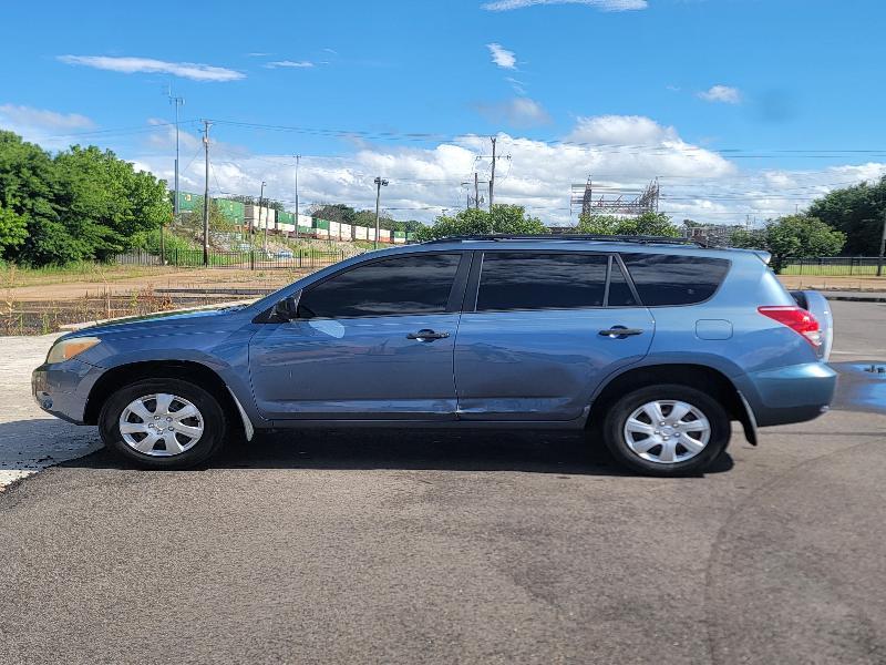 Toyota RAV4 Base I4 2WD 2006