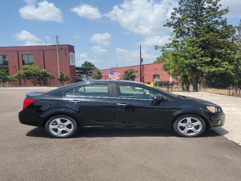 Chevrolet Sonic LTZ Auto Sedan 2016