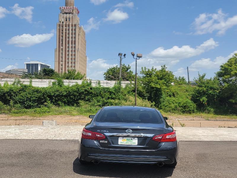 Nissan Altima 2.5 SV 2018