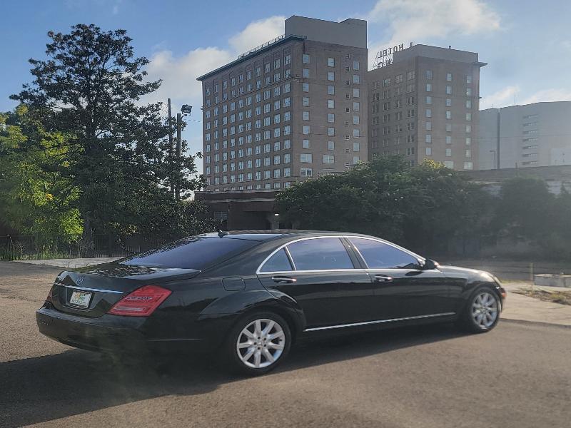 Mercedes-Benz S-Class S550 2007
