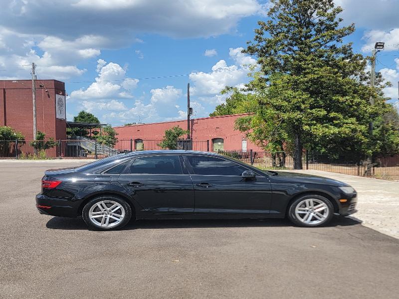 Audi A4 2.0T Premium quattro Sedan 2017