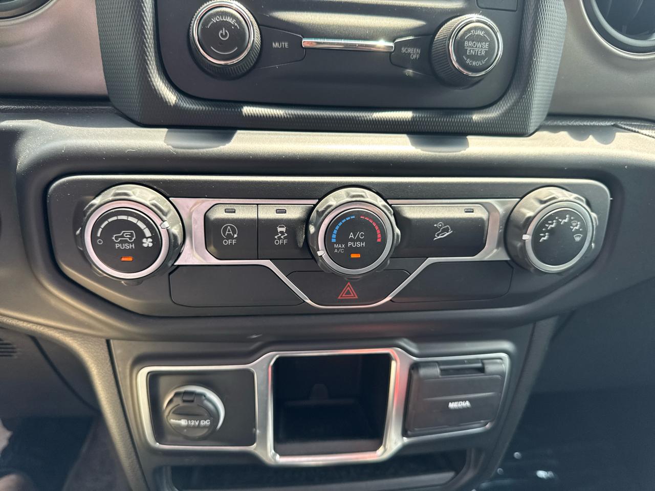 2019 Jeep Wrangler Unlimited Sport - Photo 19