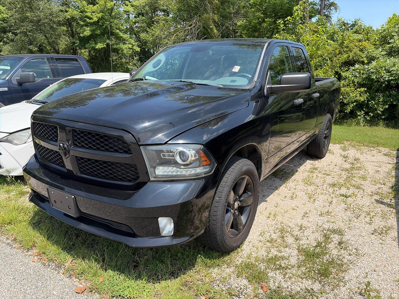 2014 RAM 1500 4WD Quad Cab 140.5" Express