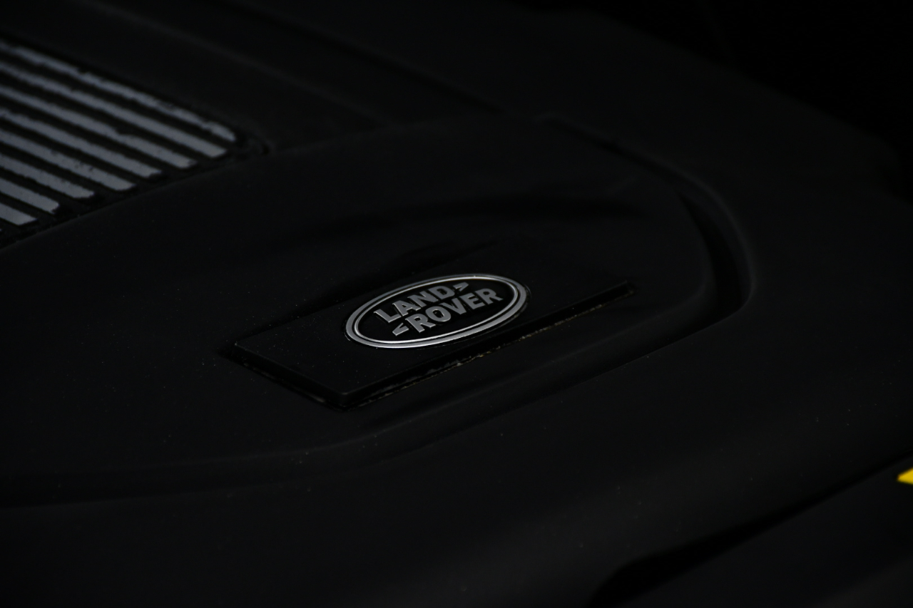 2020 Land Rover Range Rover HSE photo 12