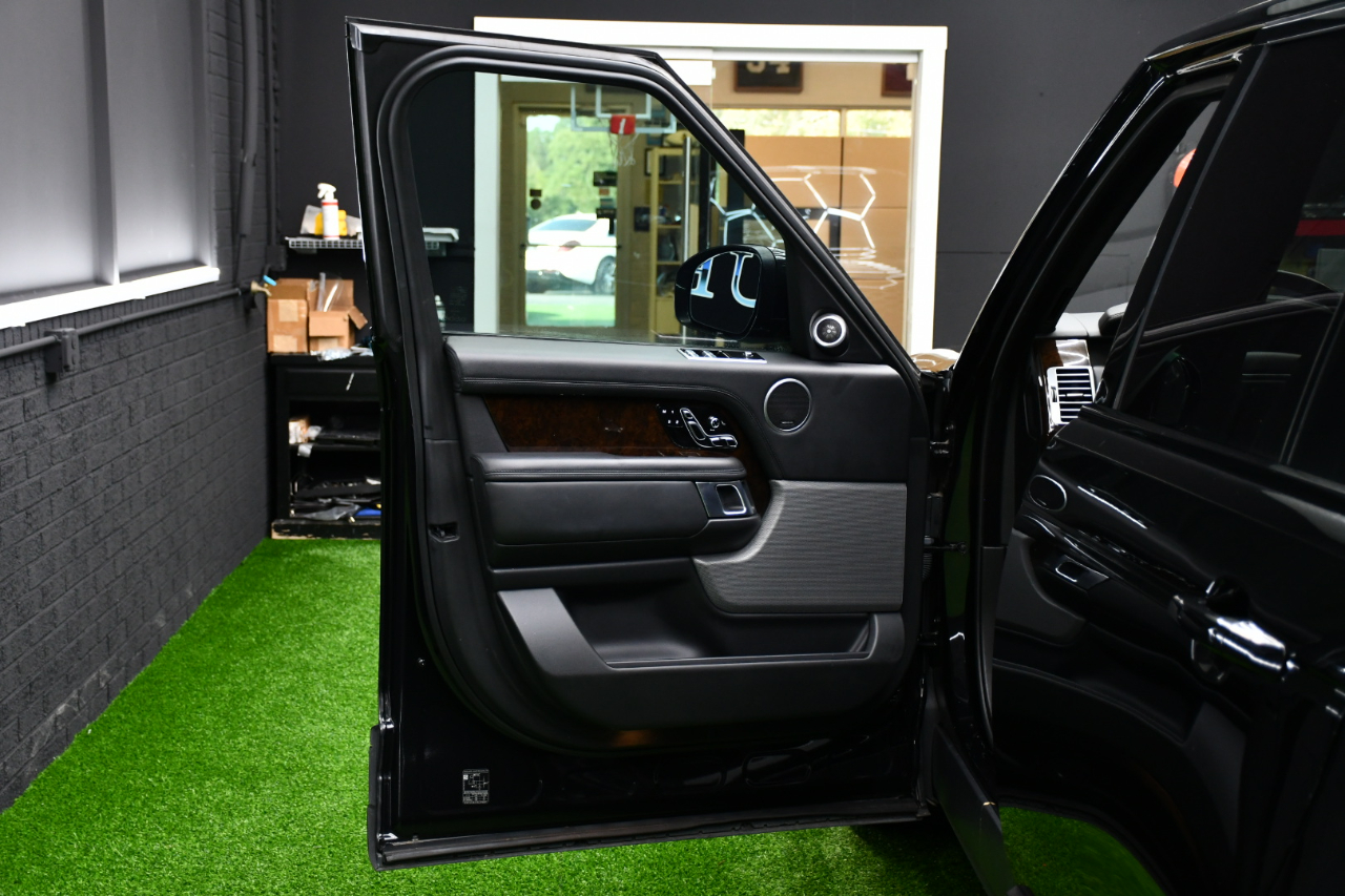 2020 Land Rover Range Rover HSE photo 14