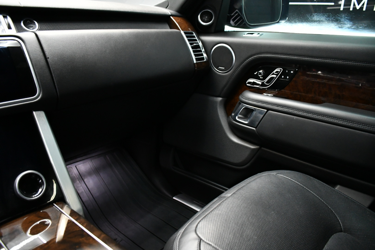 2020 Land Rover Range Rover HSE photo 27