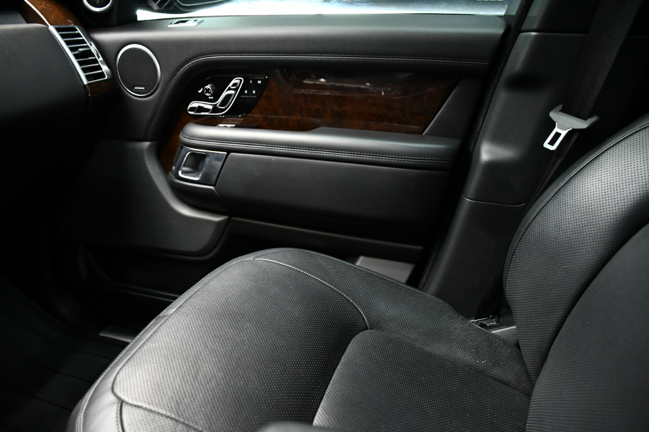 2020 Land Rover Range Rover HSE photo 28