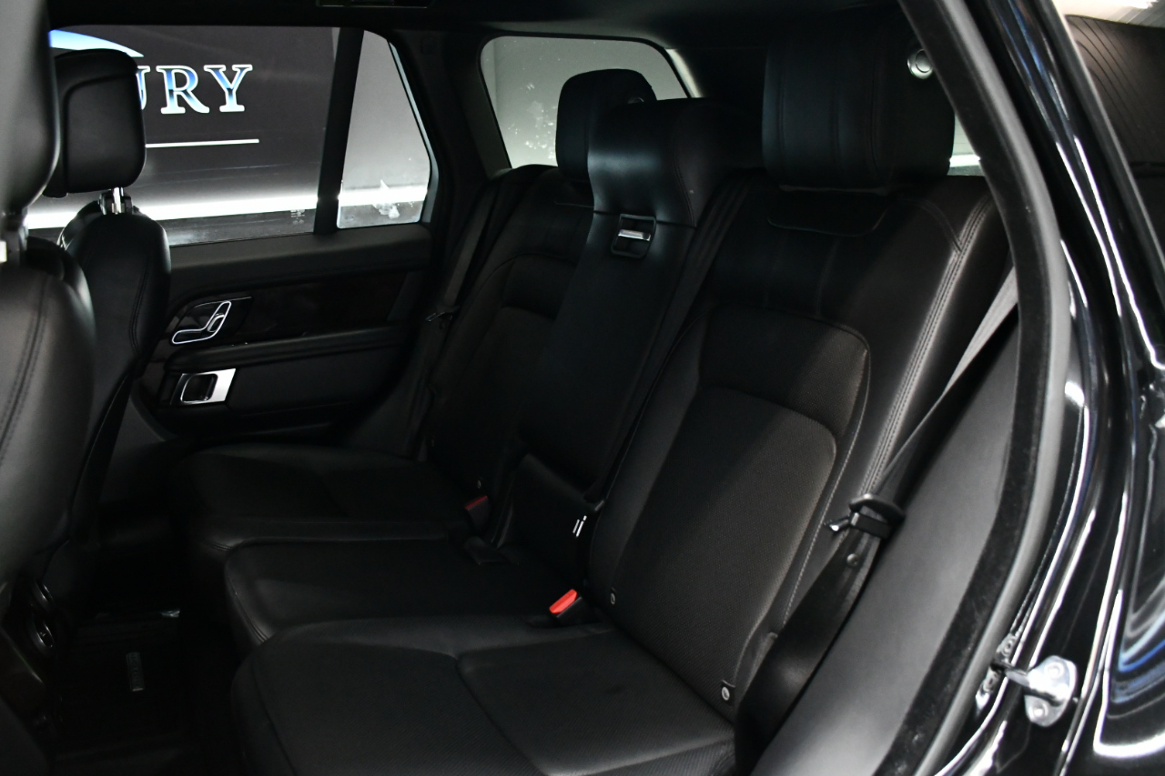 2020 Land Rover Range Rover HSE photo 31