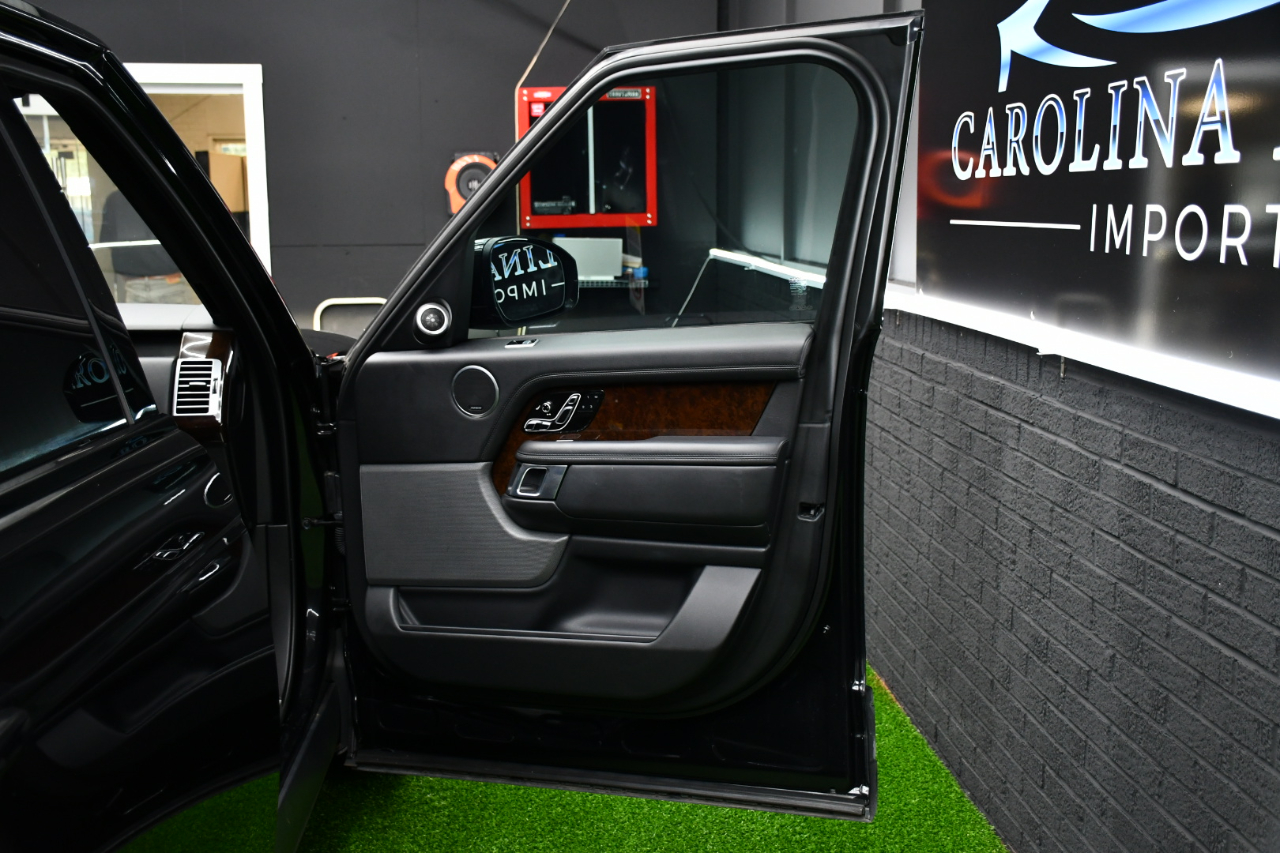 2020 Land Rover Range Rover HSE photo 35
