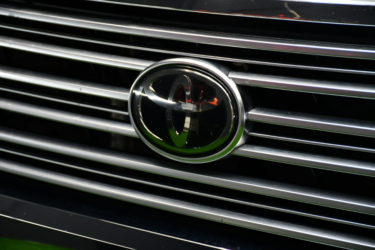 Toyota Tundra Limited 5.7L CrewMax 4WD 2020 Toyota Tundra Limited 5.7L CrewMax 4WD 2020