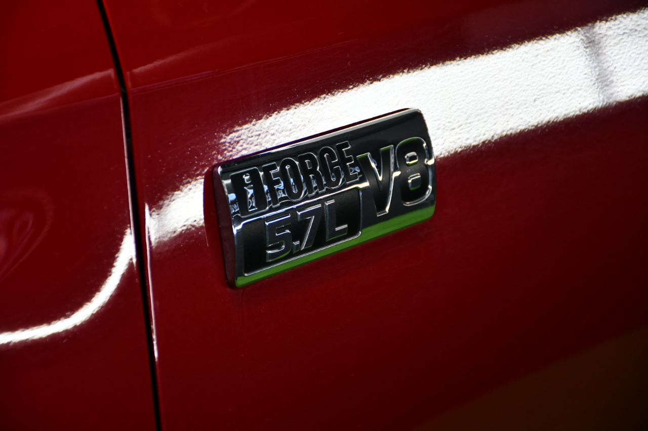 Toyota Tundra Limited 5.7L CrewMax 4WD 2020 Toyota Tundra Limited 5.7L CrewMax 4WD 2020