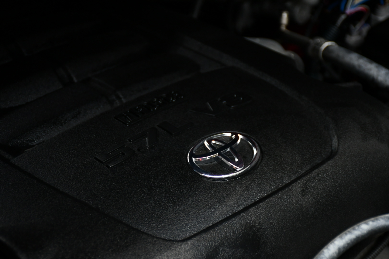 Toyota Tundra Limited 5.7L CrewMax 4WD 2020 Toyota Tundra Limited 5.7L CrewMax 4WD 2020