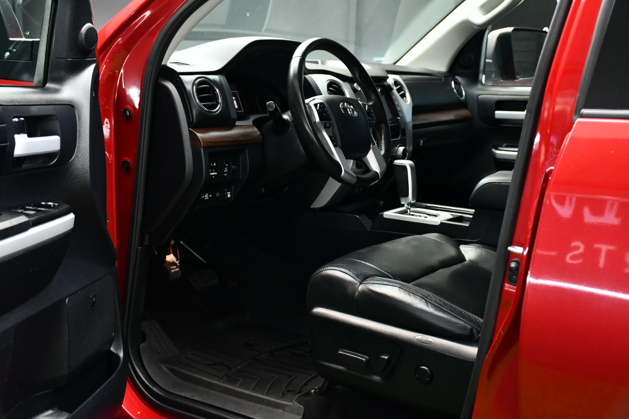 Toyota Tundra Limited 5.7L CrewMax 4WD 2020 Toyota Tundra Limited 5.7L CrewMax 4WD 2020