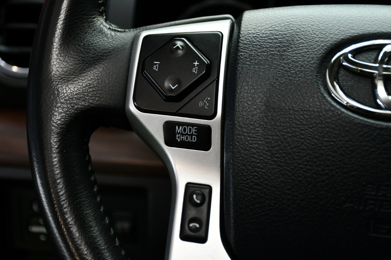 Toyota Tundra Limited 5.7L CrewMax 4WD 2020 Toyota Tundra Limited 5.7L CrewMax 4WD 2020