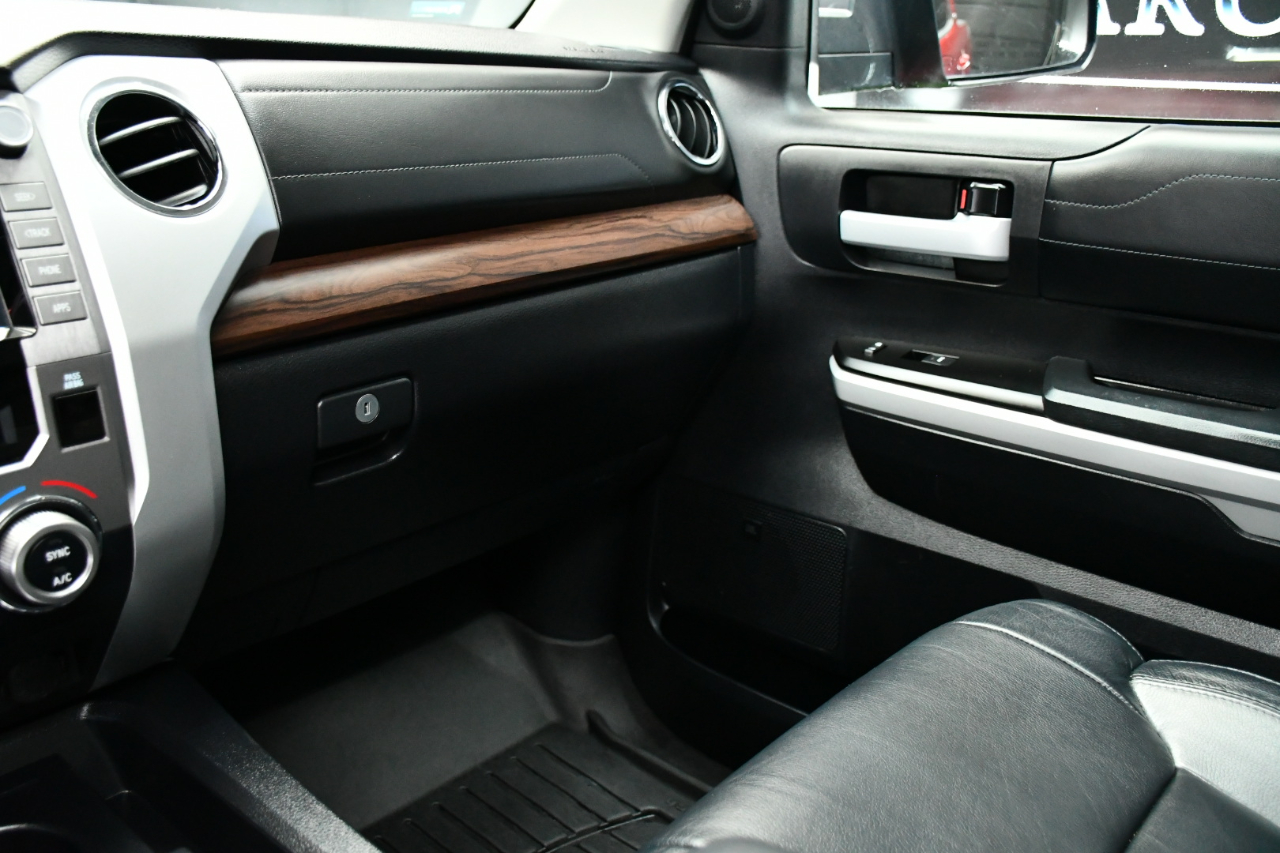 Toyota Tundra Limited 5.7L CrewMax 4WD 2020 Toyota Tundra Limited 5.7L CrewMax 4WD 2020