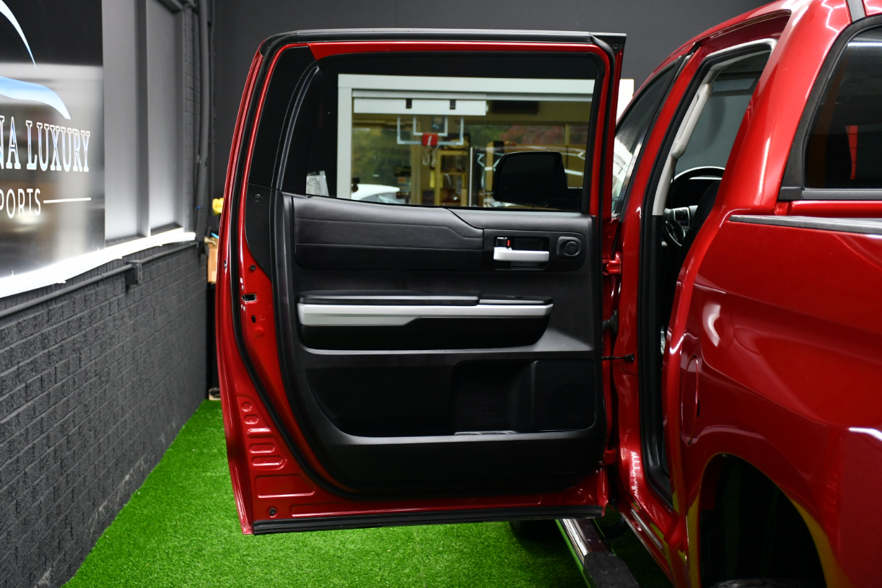 Toyota Tundra Limited 5.7L CrewMax 4WD 2020 Toyota Tundra Limited 5.7L CrewMax 4WD 2020