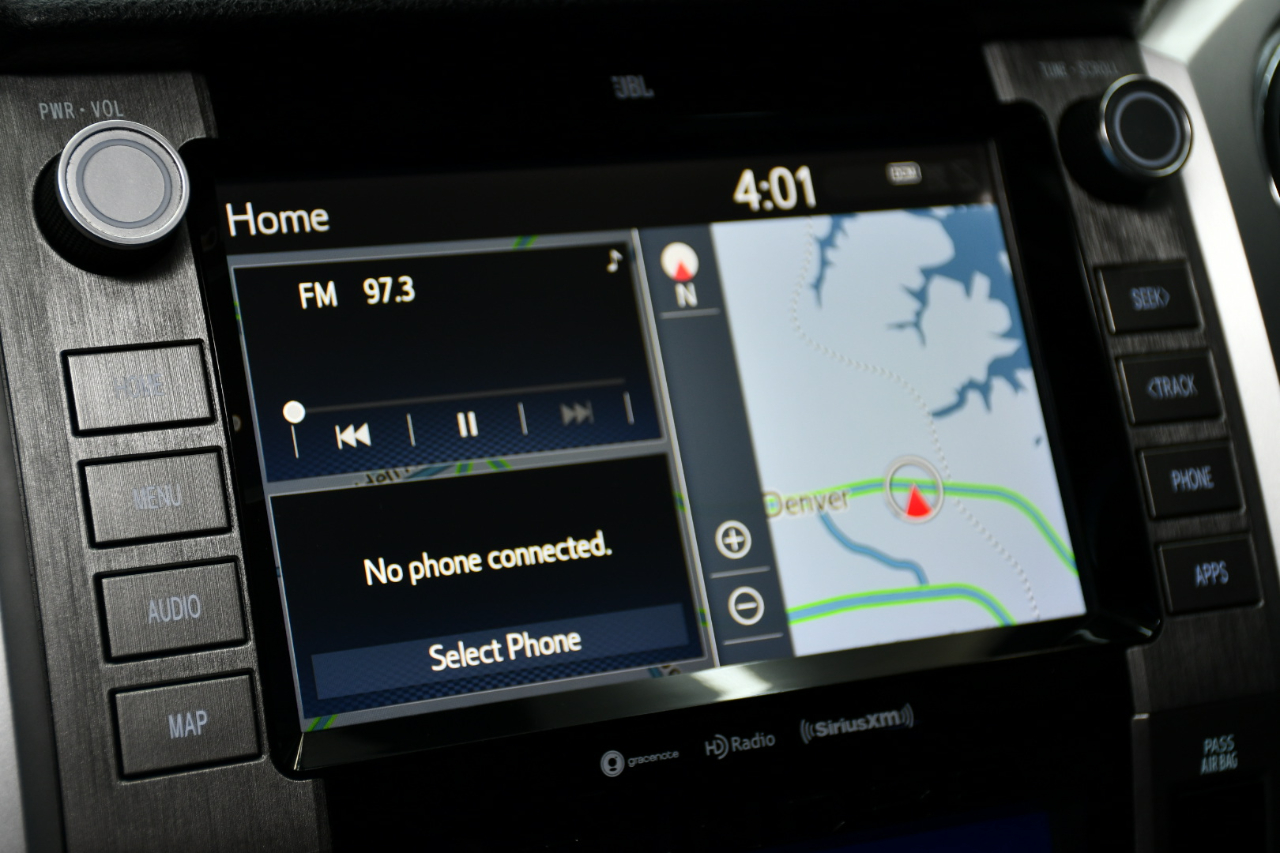 Toyota Tundra Limited 5.7L CrewMax 4WD 2020 Toyota Tundra Limited 5.7L CrewMax 4WD 2020