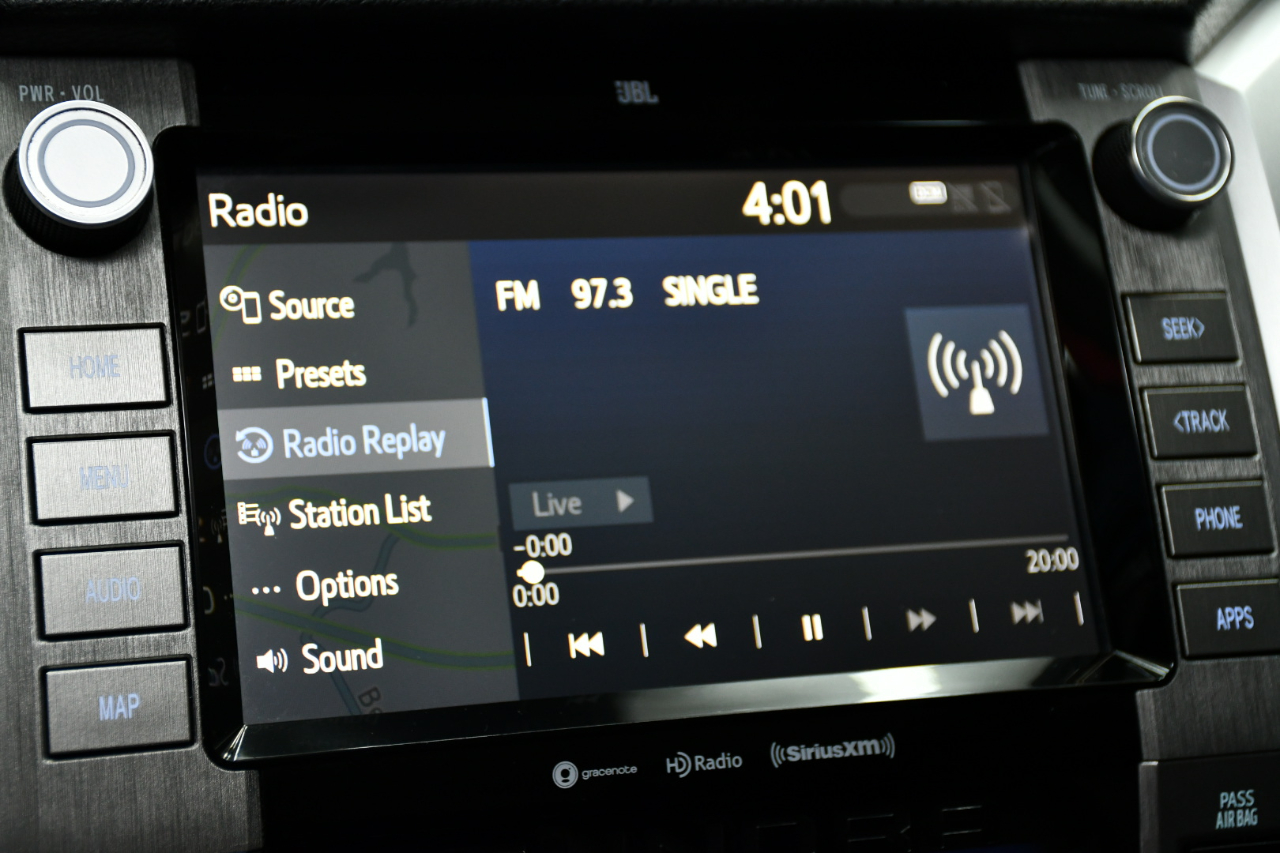 Toyota Tundra Limited 5.7L CrewMax 4WD 2020 Toyota Tundra Limited 5.7L CrewMax 4WD 2020