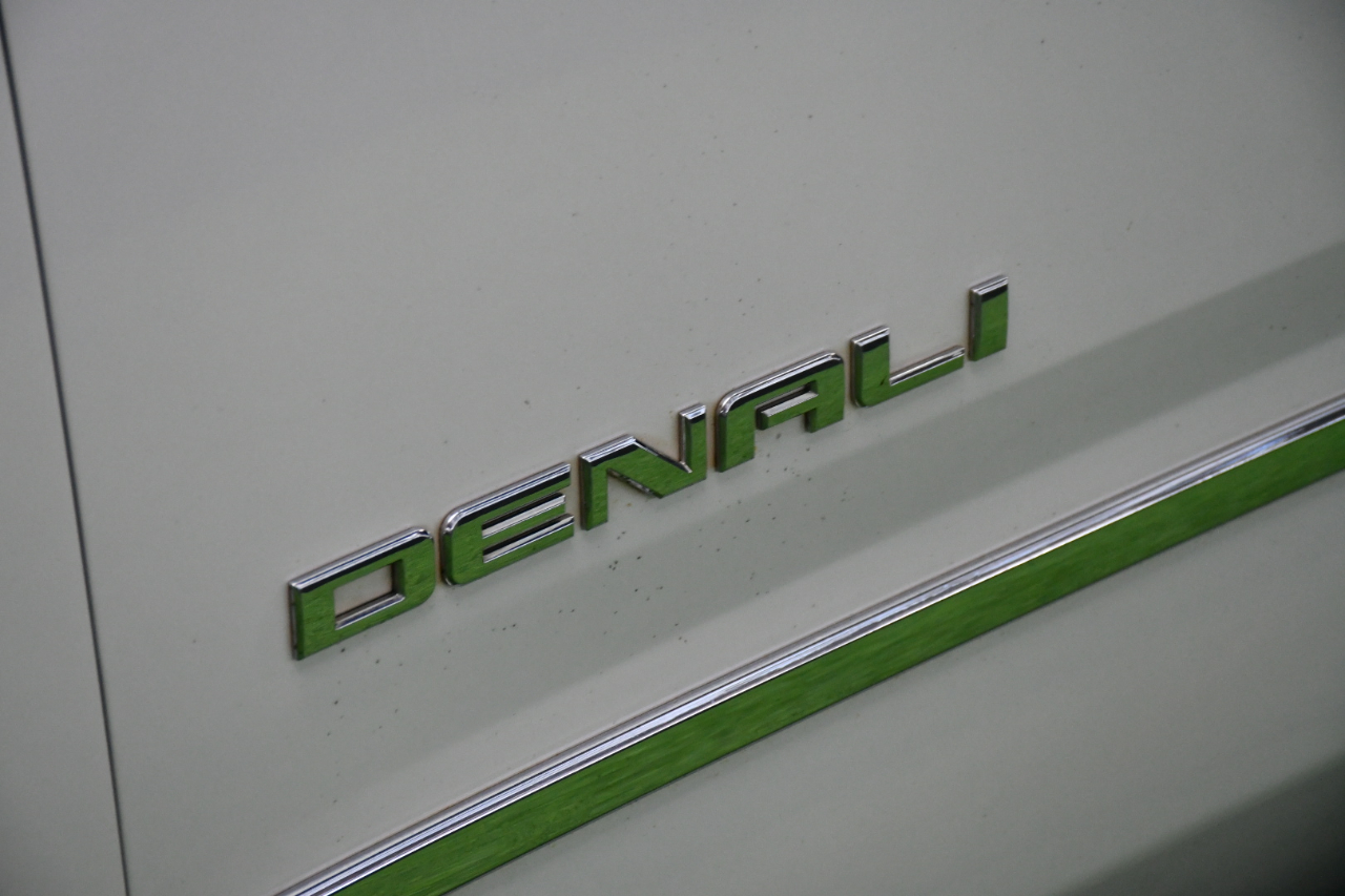 GMC Yukon XL Denali 4WD 2016