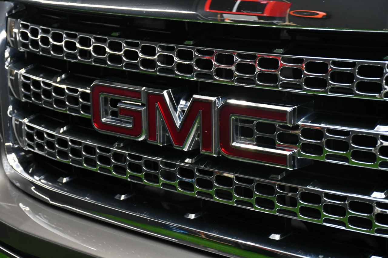 GMC Sierra 2500HD SLT Crew Cab 4WD 2013