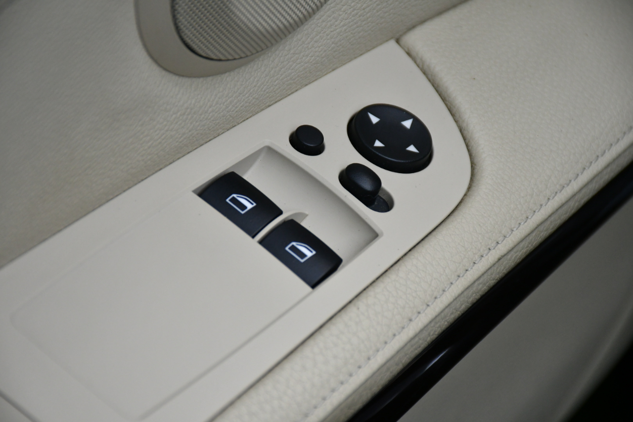 BMW 3-Series 335i Coupe 2011