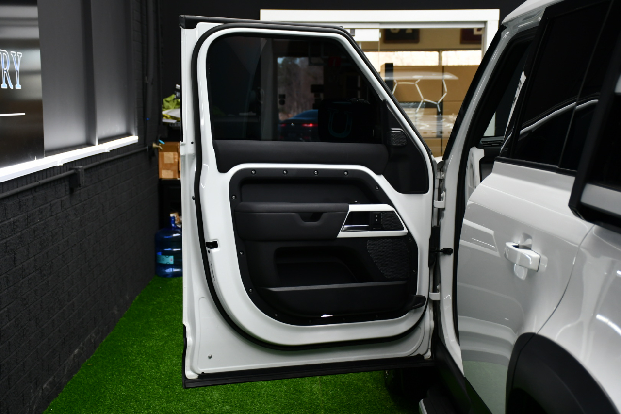 Land Rover Defender 110 S 2023