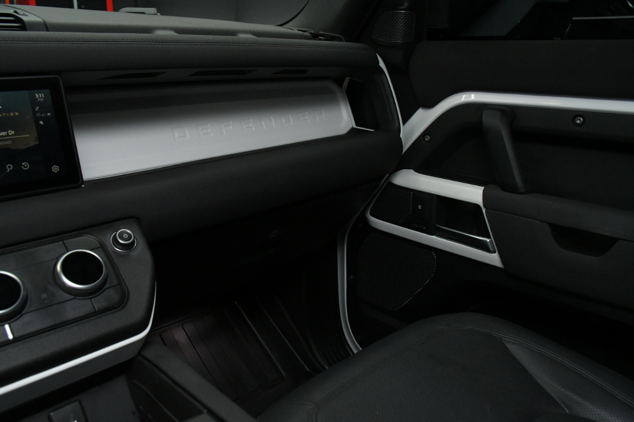 Land Rover Defender 110 S 2023