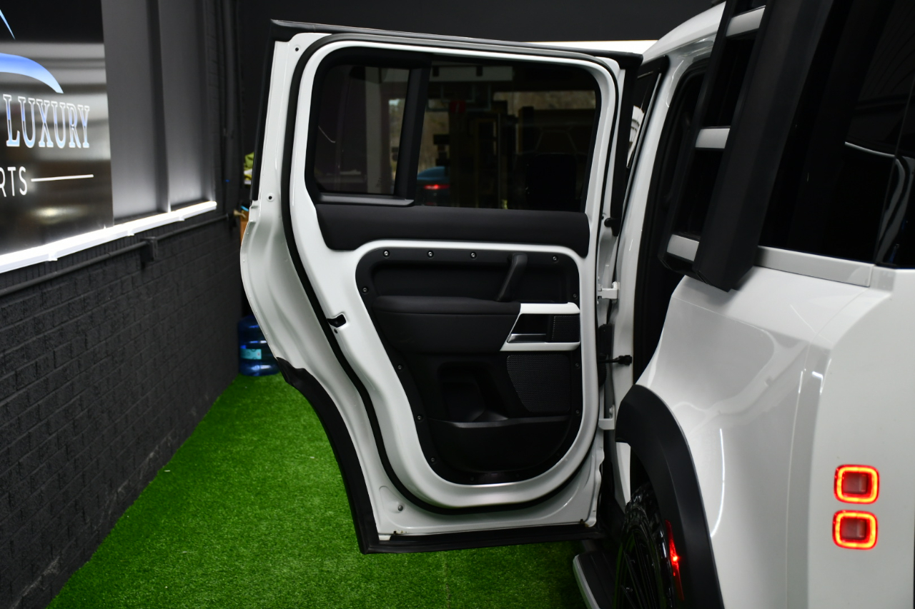 Land Rover Defender 110 S 2023