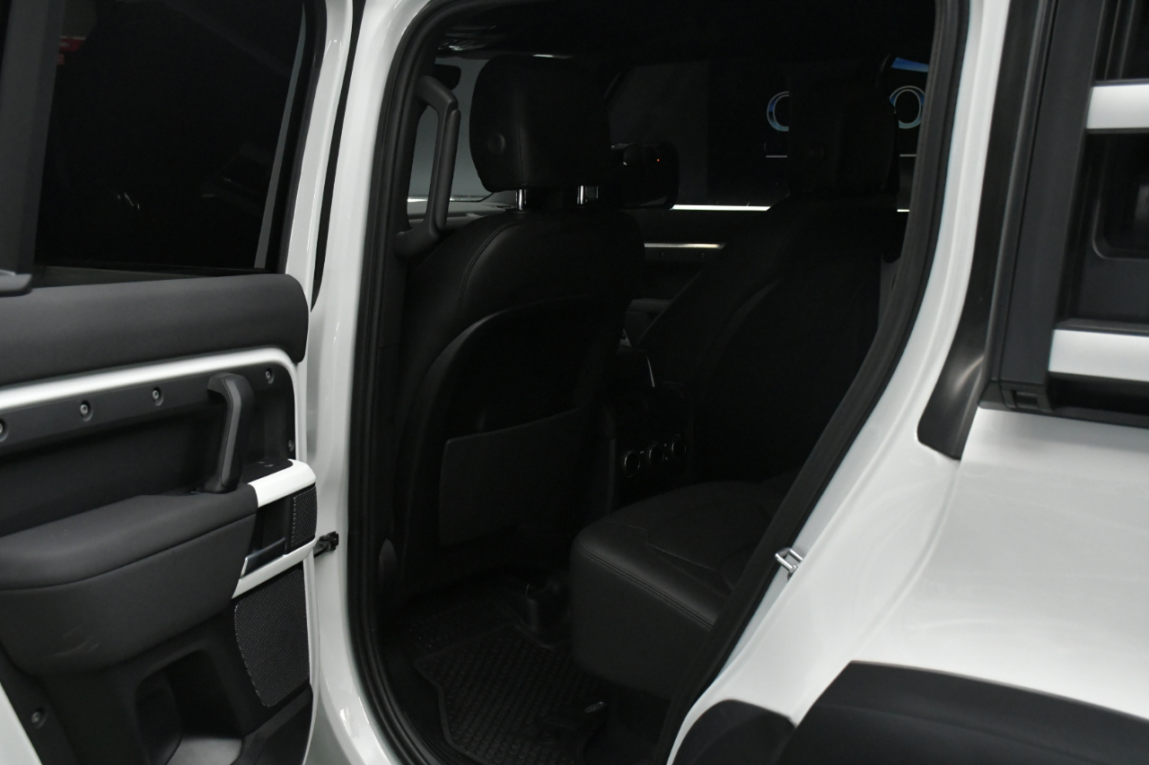 Land Rover Defender 110 S 2023