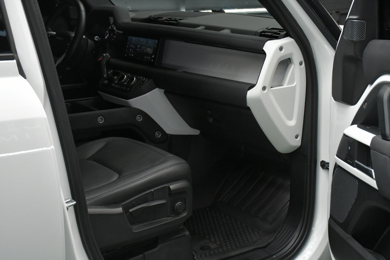 Land Rover Defender 110 S 2023