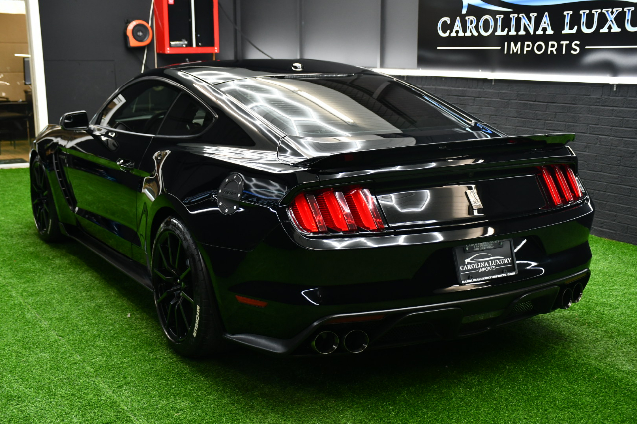 Ford Shelby GT350 Base 2017