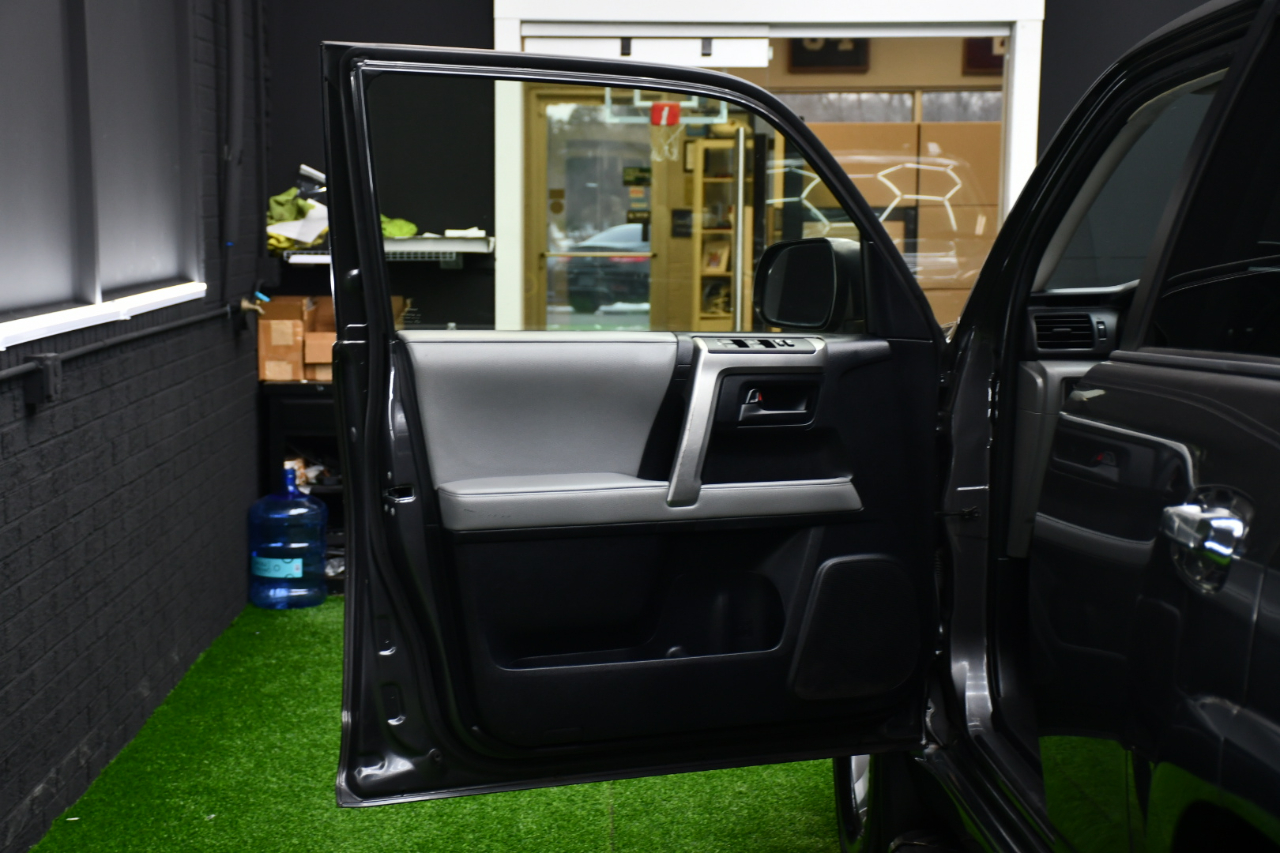 Toyota 4Runner SR5 2WD 2013