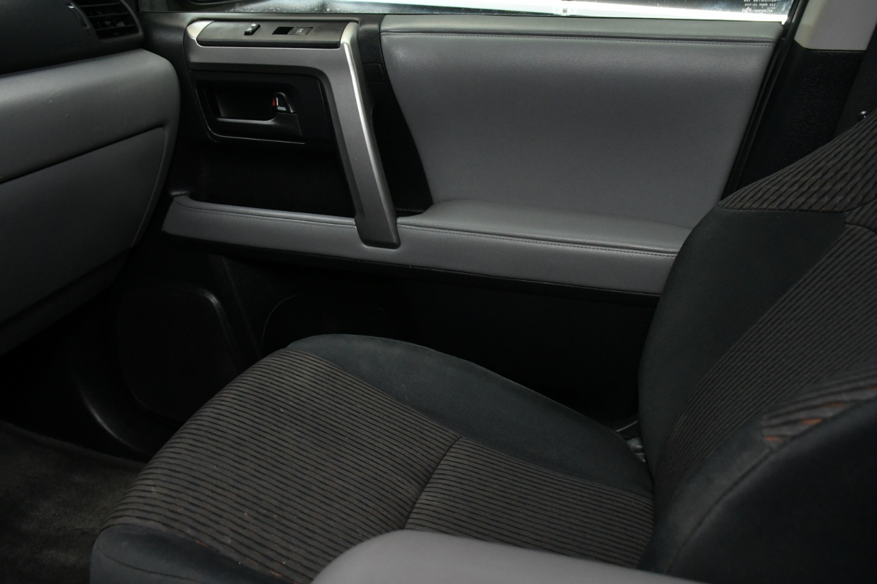 Toyota 4Runner SR5 2WD 2013