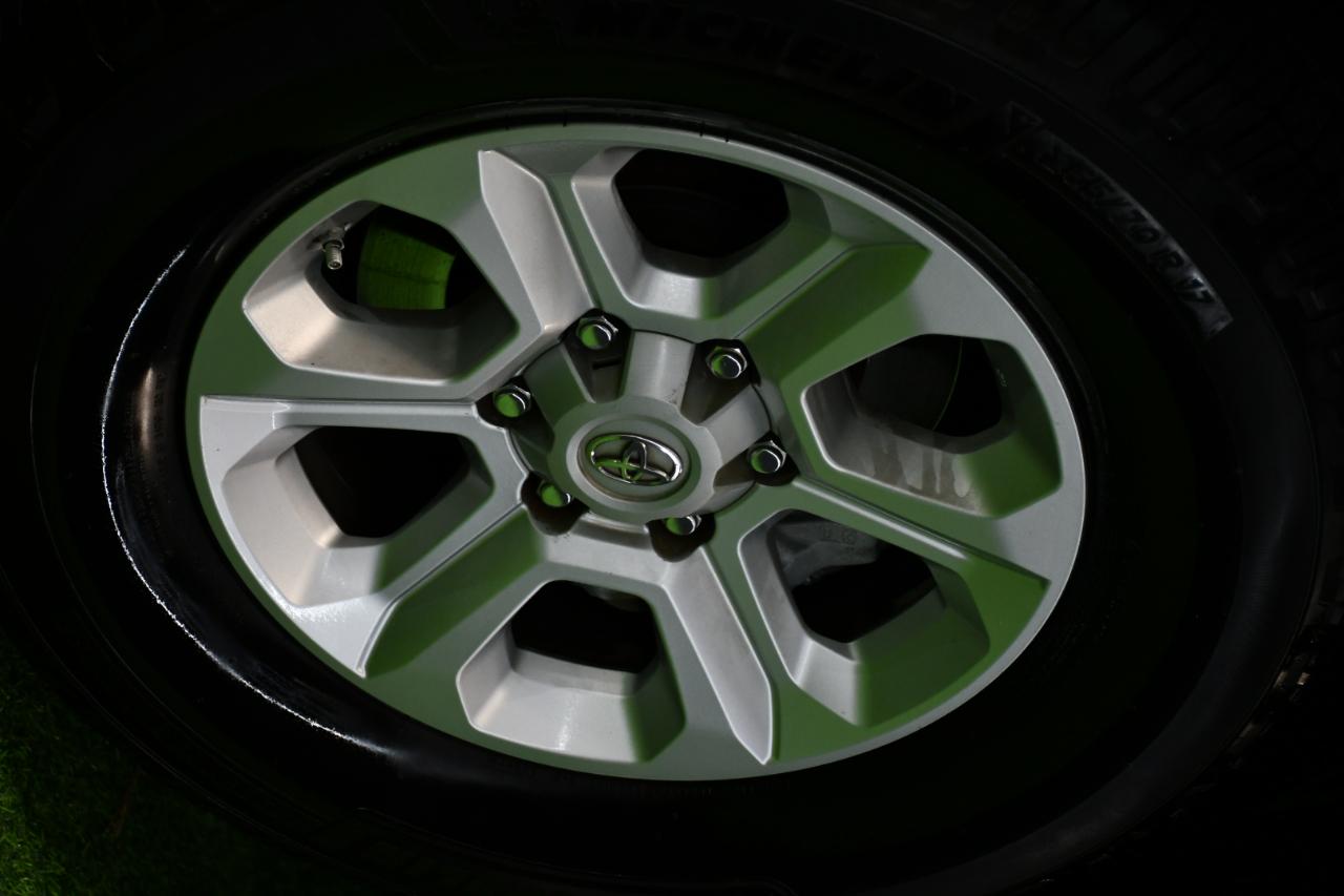 Toyota 4Runner SR5 2WD 2015