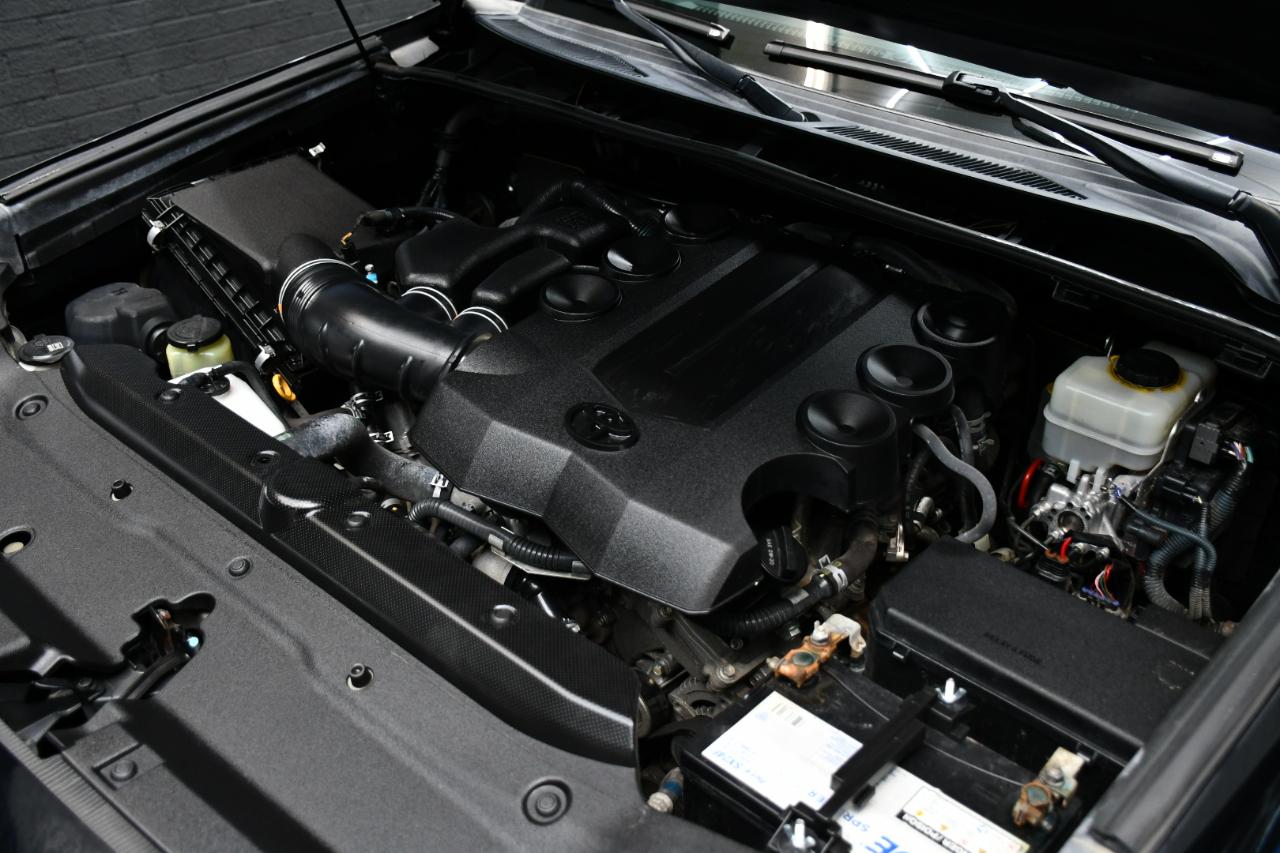 Toyota 4Runner SR5 2WD 2015