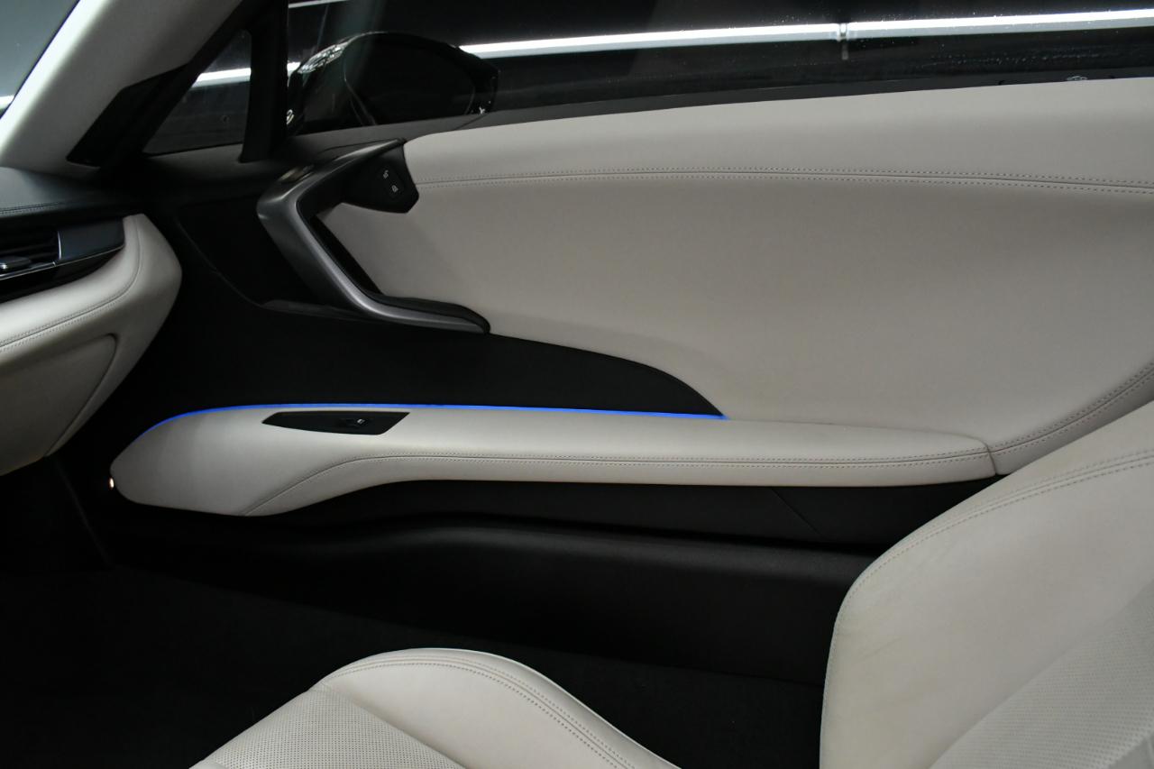 BMW i8 2D Coupe 2016