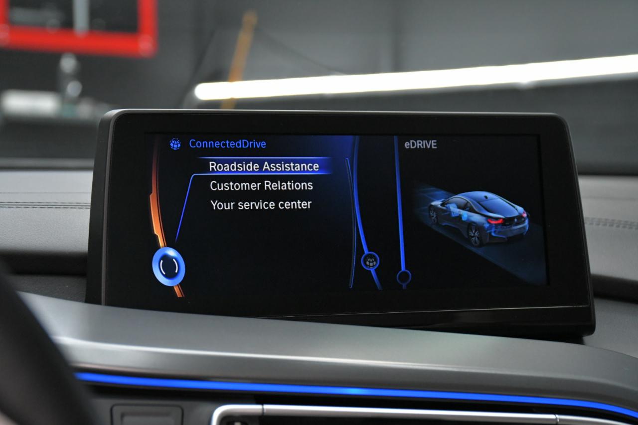 BMW i8 2D Coupe 2016