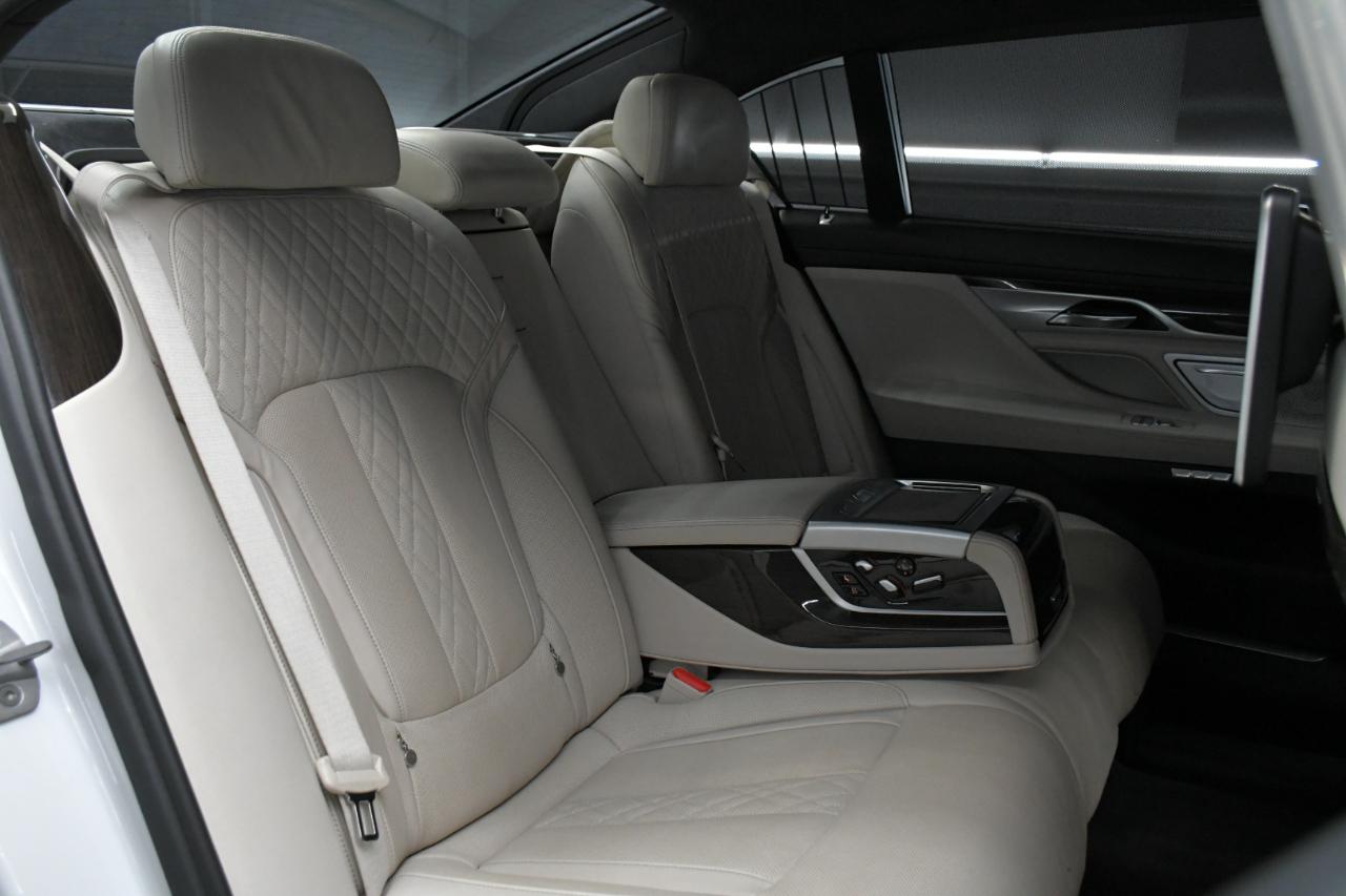 BMW 7-Series M760i xDrive 2018