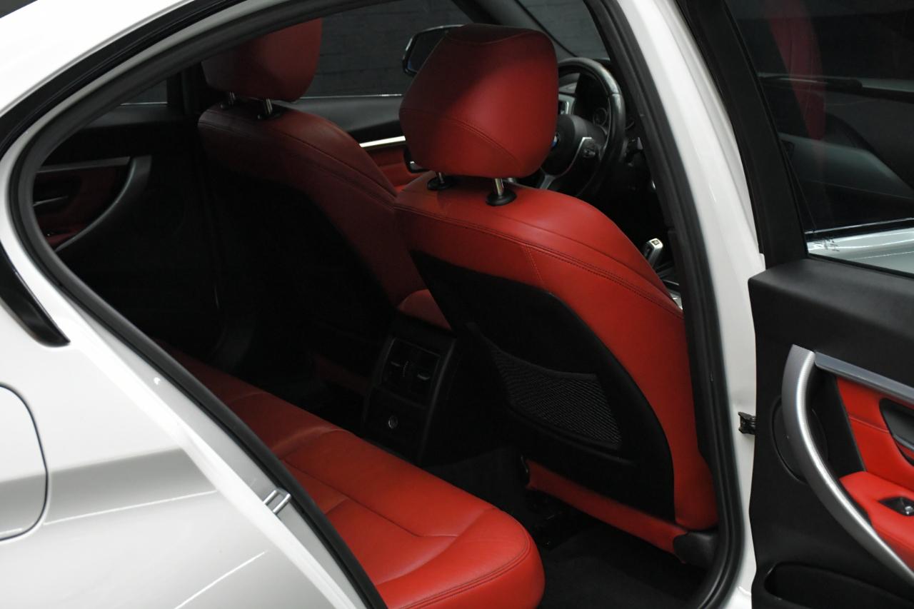 BMW 3-Series 330e iPerformance Sedan 2018