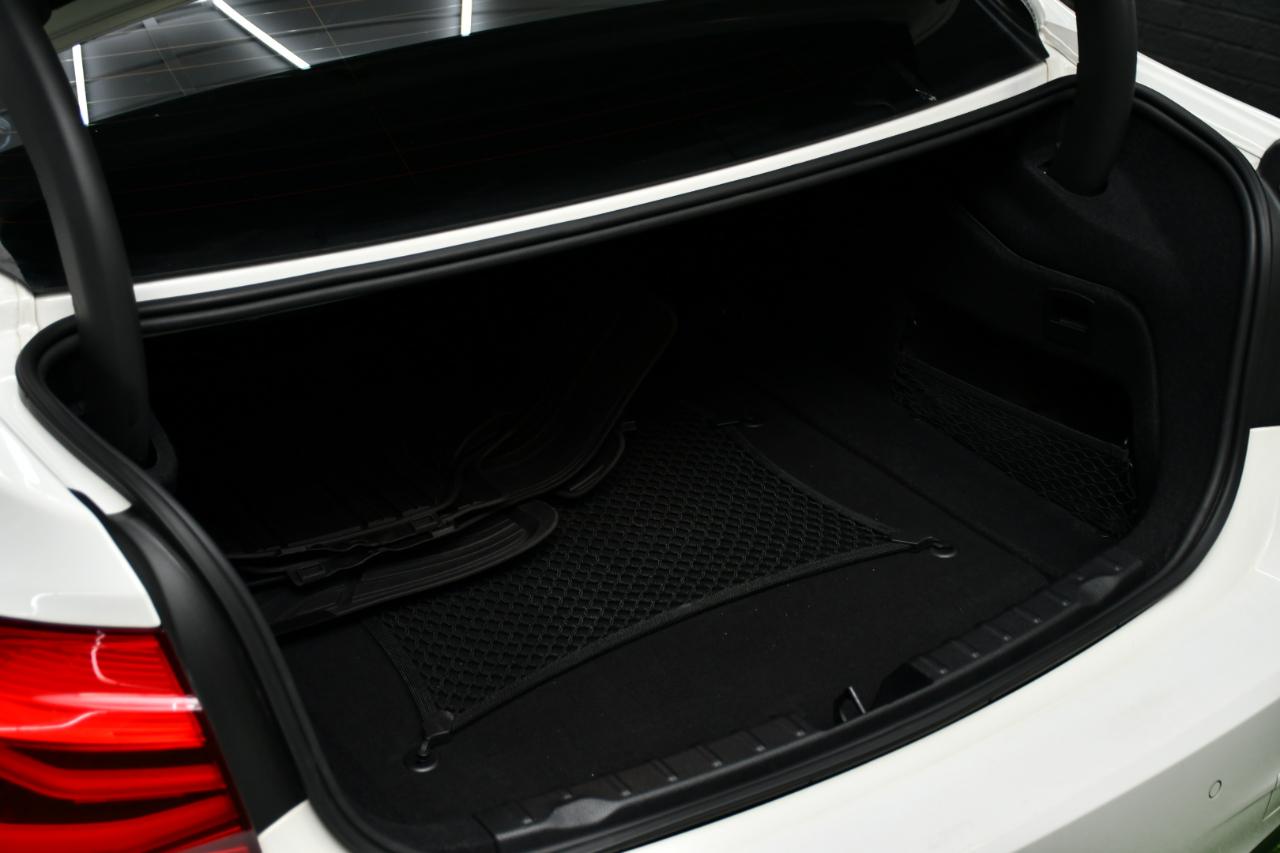 BMW 3-Series 330e iPerformance Sedan 2018