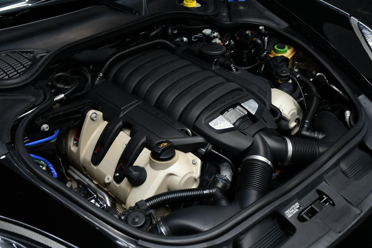 Porsche Panamera GTS 2013