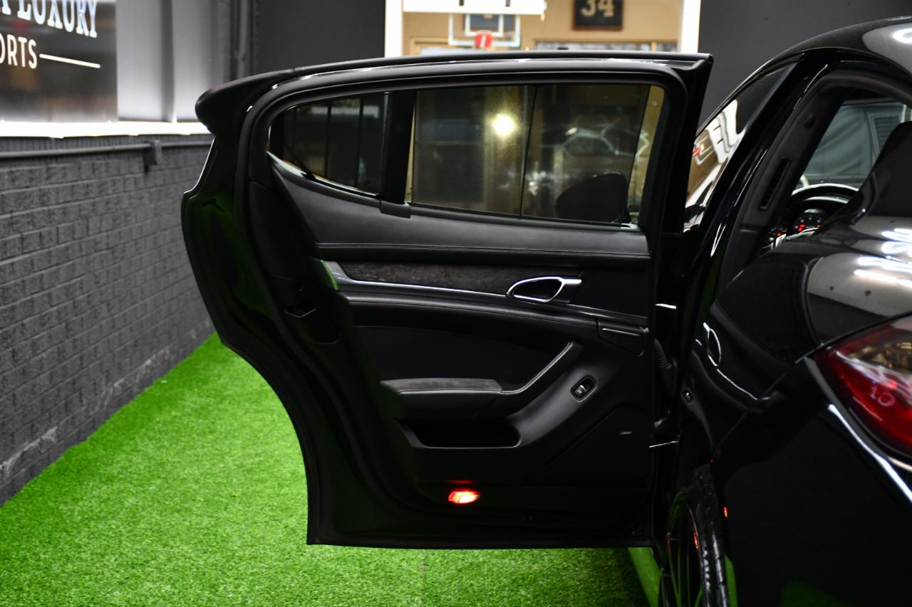 Porsche Panamera GTS 2013