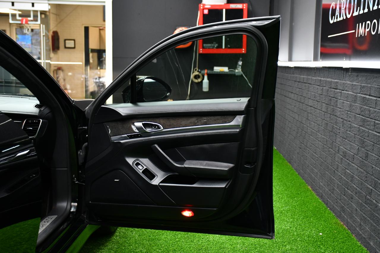 Porsche Panamera GTS 2013