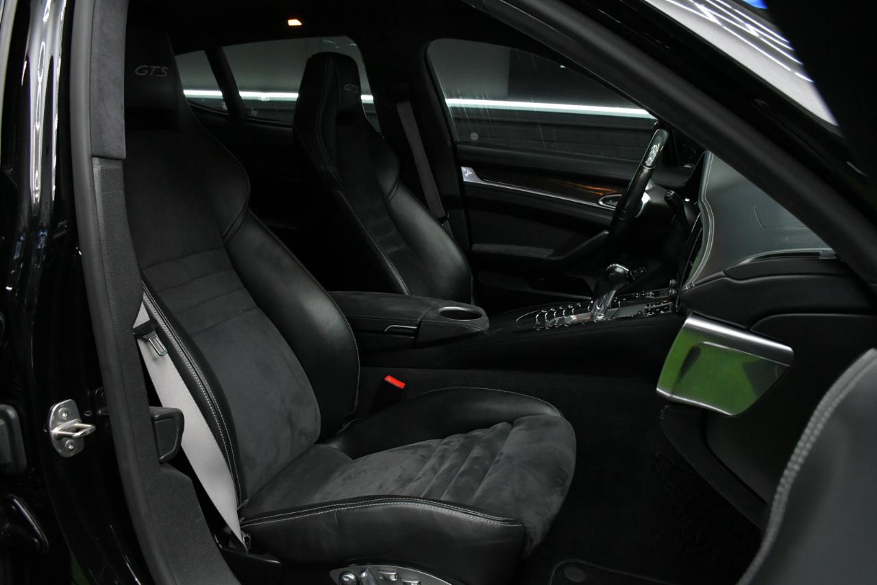 Porsche Panamera GTS 2013