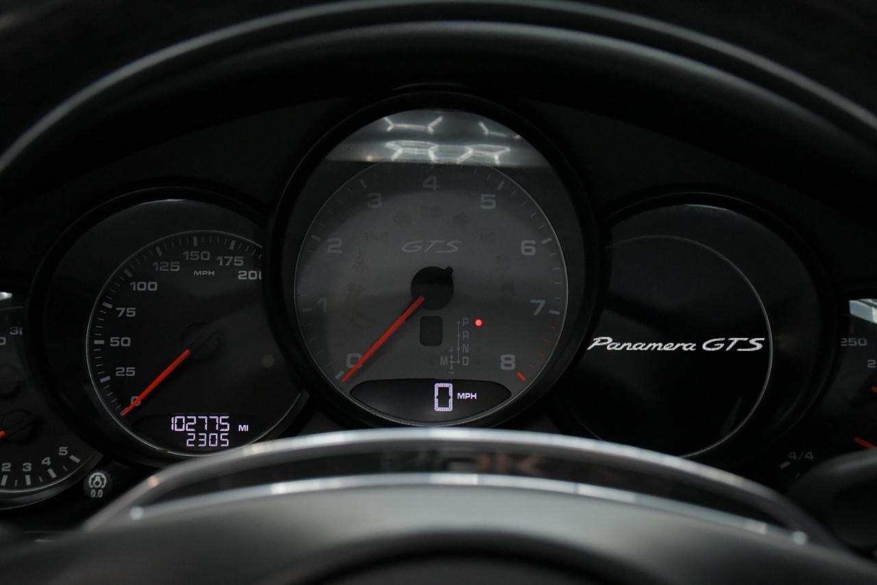 Porsche Panamera GTS 2013